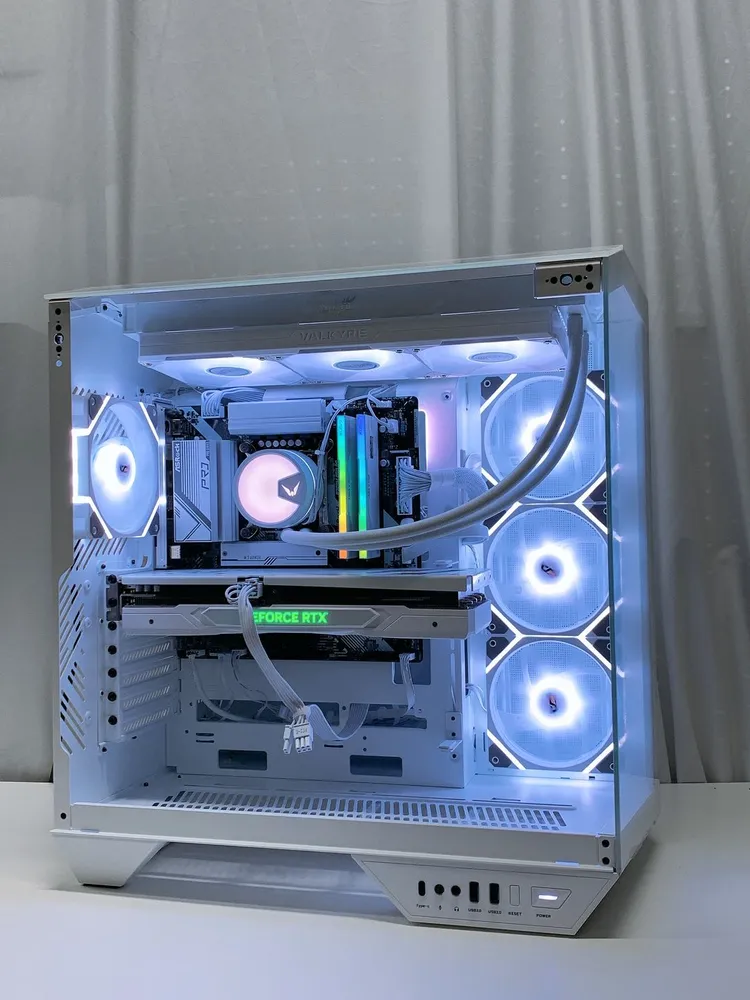 특가할인! RTX5060Ti 8G 배그 스팀 인기 게이밍 컴퓨터 데스크탑 이미지