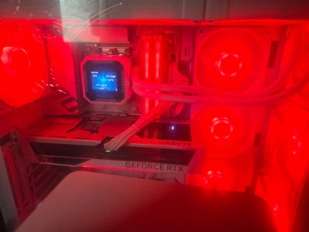 고사양 게이밍 7800x3d 5070 데스크탑 판매합니다.26년 4월 14일 구매 280이하로 안 팝니다. 이미지