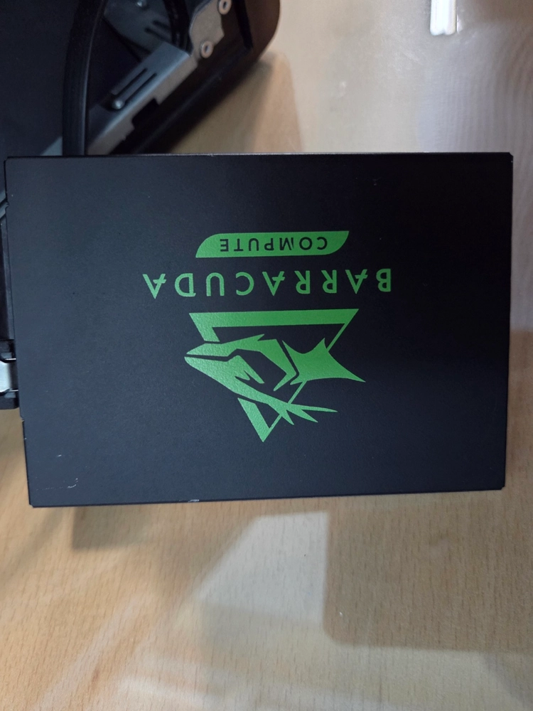SSD 2TB (SATA) 이미지