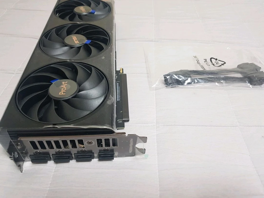 아수스 RTX 4070 SUPER PROART O12G 완전새거 박스는 없습니다 이미지