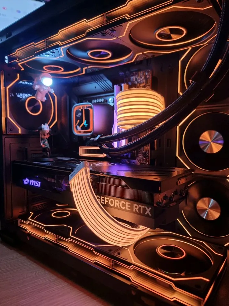 초고사양 인텔 게이밍 컴퓨터 13700k rtx 4070 ti 팝니다. 이미지