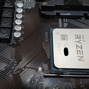 AMD 라이젠7 5700X cpu 팝니다. 이미지