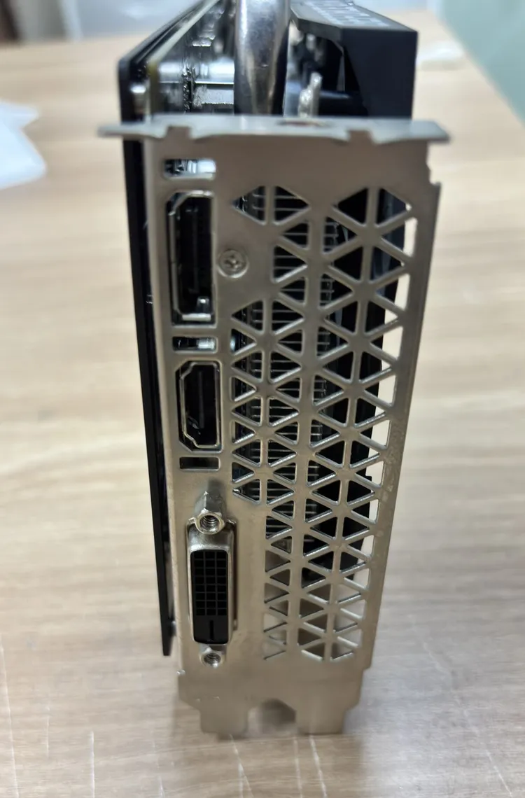 [A급중고]COLORFUL 지포스 GTX 1660 6GB D5 그래픽카드 이미지