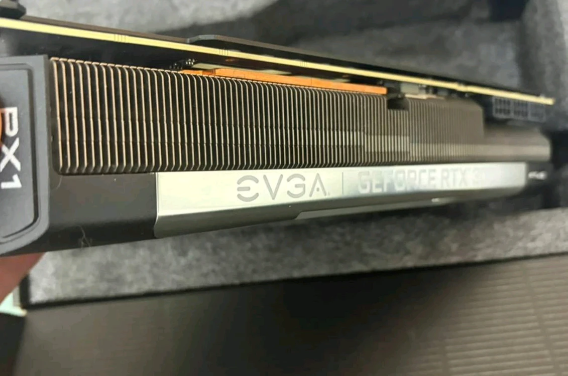 EVGA RTX 3080 FTW3 ULTRA LHR 이미지