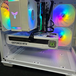 화이트 AMD RYZEN 7 5700X, RTX 5060TI 이미지