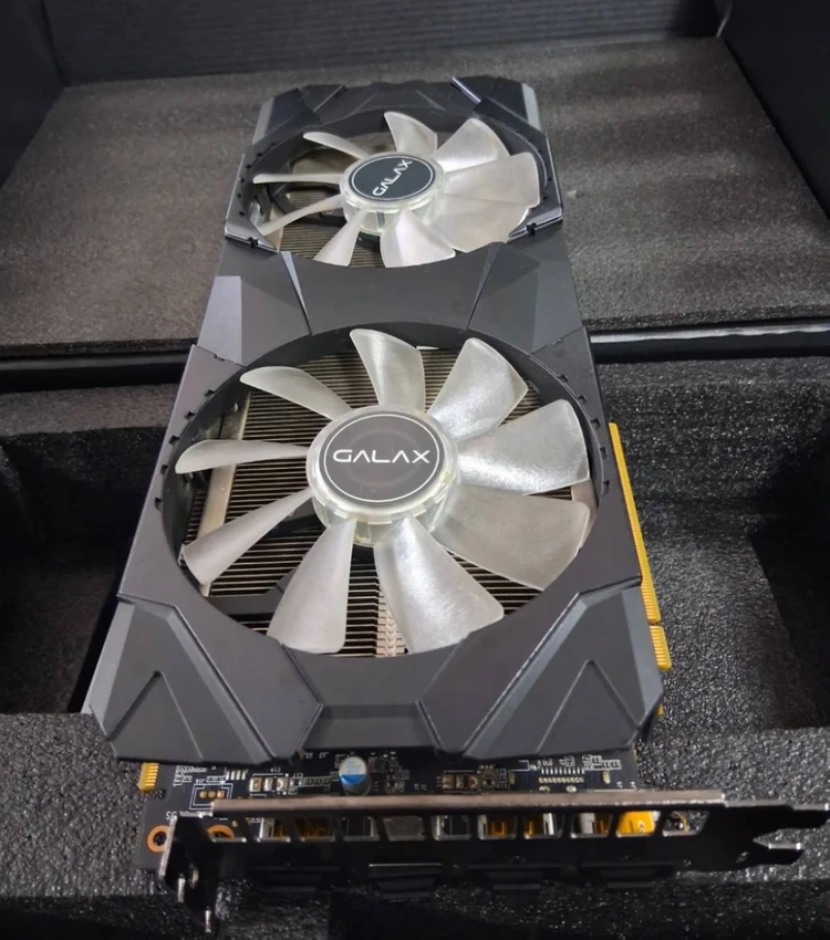 갤럭시 RTX 2070 SUPER 그래픽카드 이미지