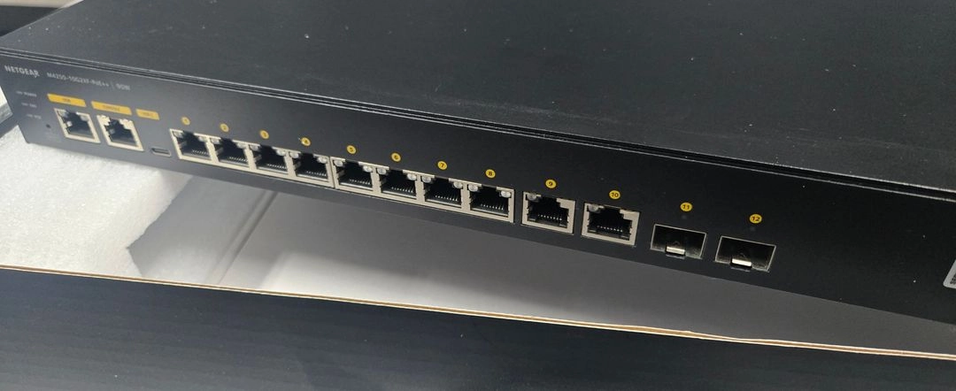 넷기어 Netgear M4250-10G2XF - PoE++ (GSM4212UX) 팝니다. 이미지