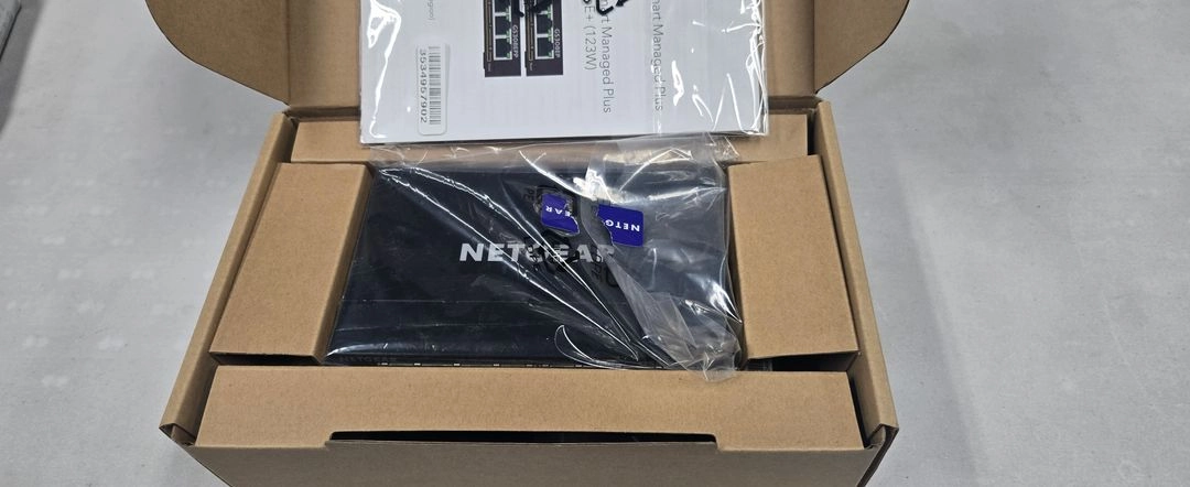 넷기어 Netgear GS308EPP 스위칭허브 기가 8포트 팝니다. 이미지