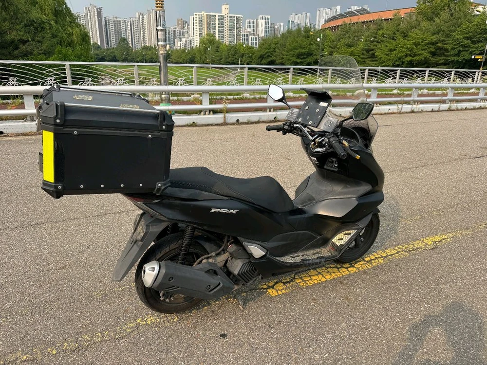 혼다 pcx125 23년형 abs 스마트키차량 팝니다 이미지
