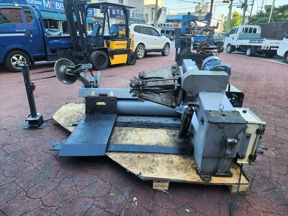 중고 대형타이어탈착기 (HT-300H) 이미지