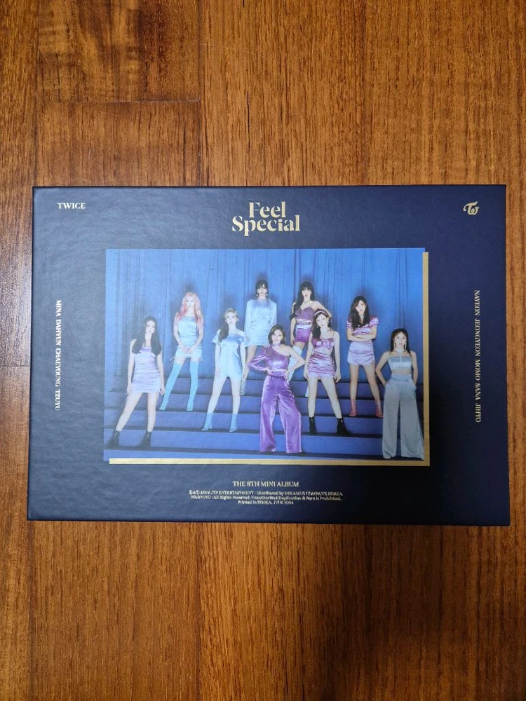 트와이스 앨범과 포카 외 이미지