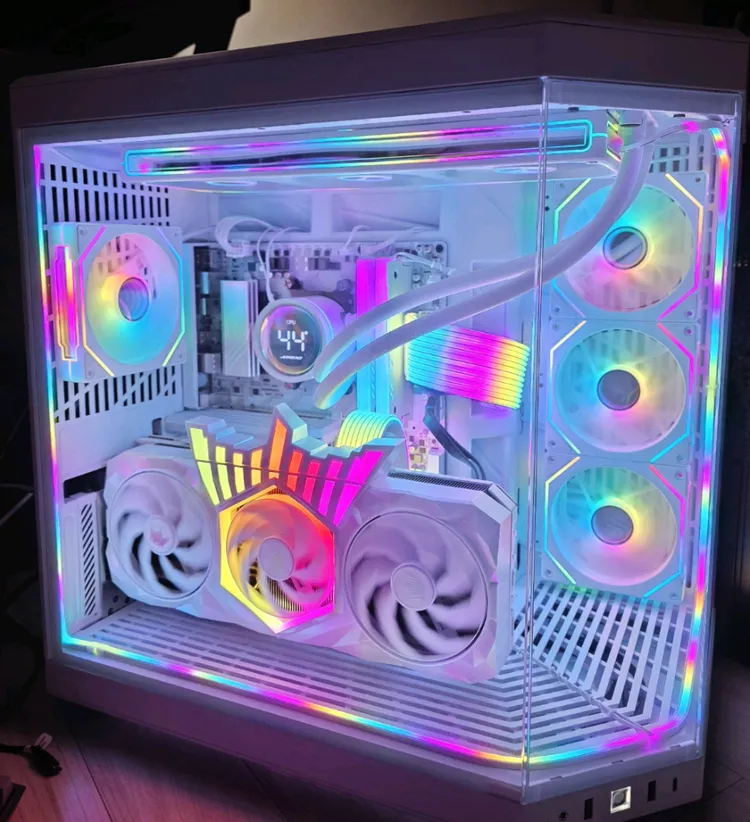 라이젠7 9800X3D RTX5070TI HOF 감성PC 팝니다. 이미지