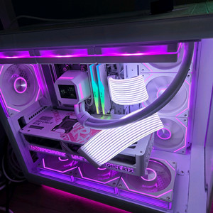 9800X3D RTX5070TI DDR5 32G 초고사양 화이트 게이밍 본체 판매합니다. 이미지