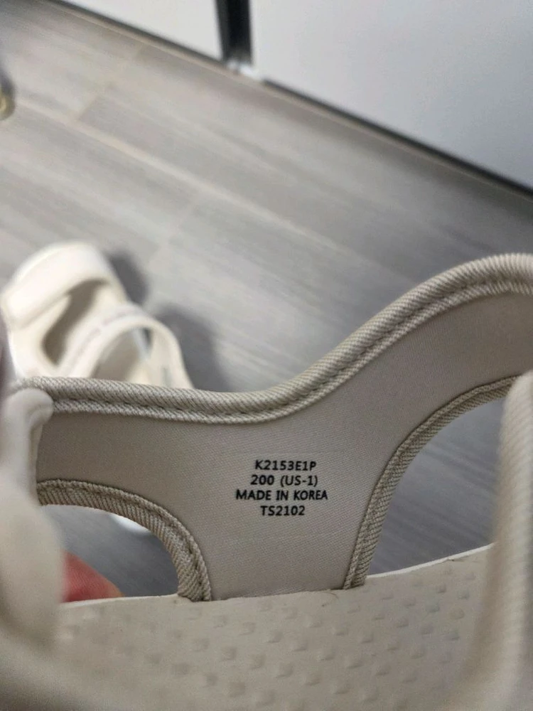 뉴발란스 키즈 샌들 SIZE 200mm 판매합니다. 이미지
