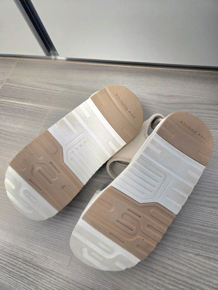 뉴발란스 키즈 샌들 SIZE 200mm 판매합니다. 이미지