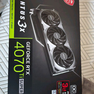 RTX 4070 Ti SUPER 그래픽카드 이미지