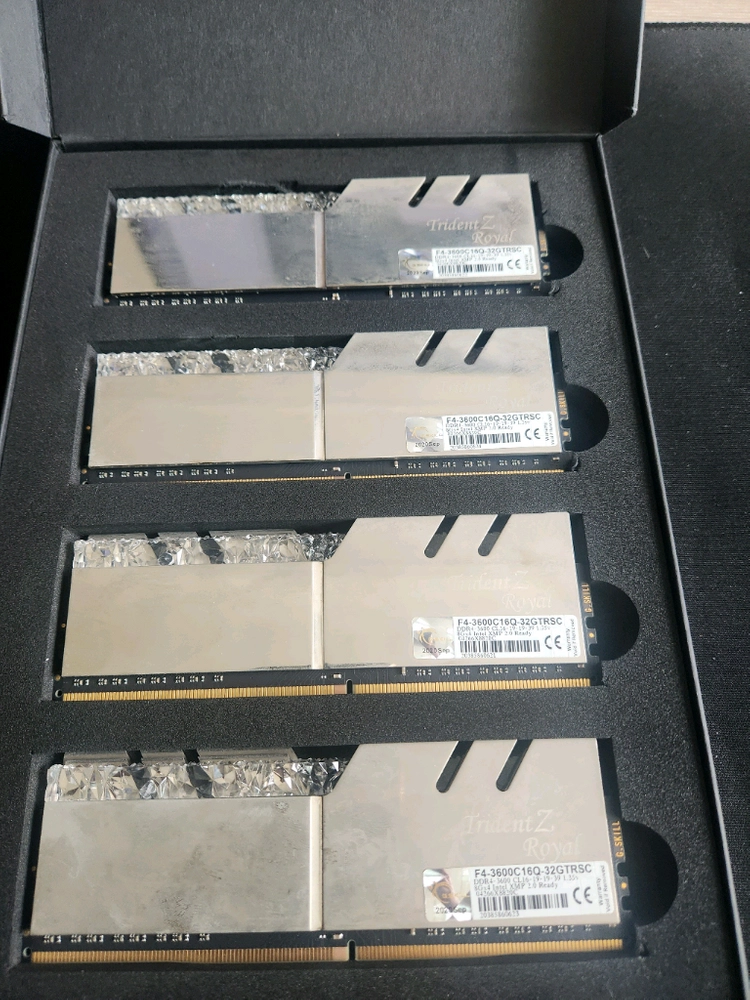 ddr4 ram, ddr5 ram, ssd, 나스용 hdd 몇개 판매 이미지