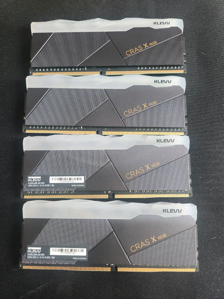 ddr4 ram, ddr5 ram, ssd, 나스용 hdd 몇개 판매 이미지