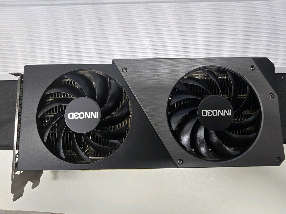 INNO3D 4070 super 12gb 팝니다 이미지