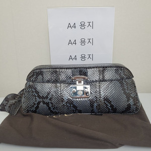 구찌 331824 파이톤 레이디 락 클러치 시즌백 (누나명품중고) 이미지