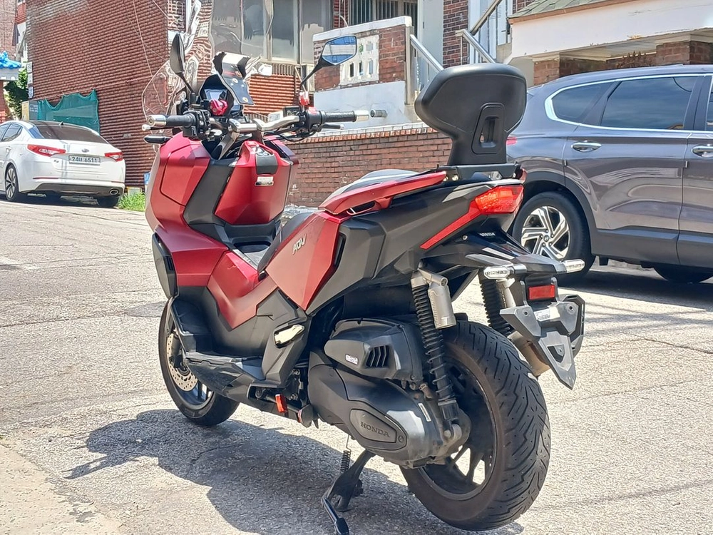 23년식 # ADV350cc # 무광레드 # 컨디션굿 저렴하게 판매합니다 이미지