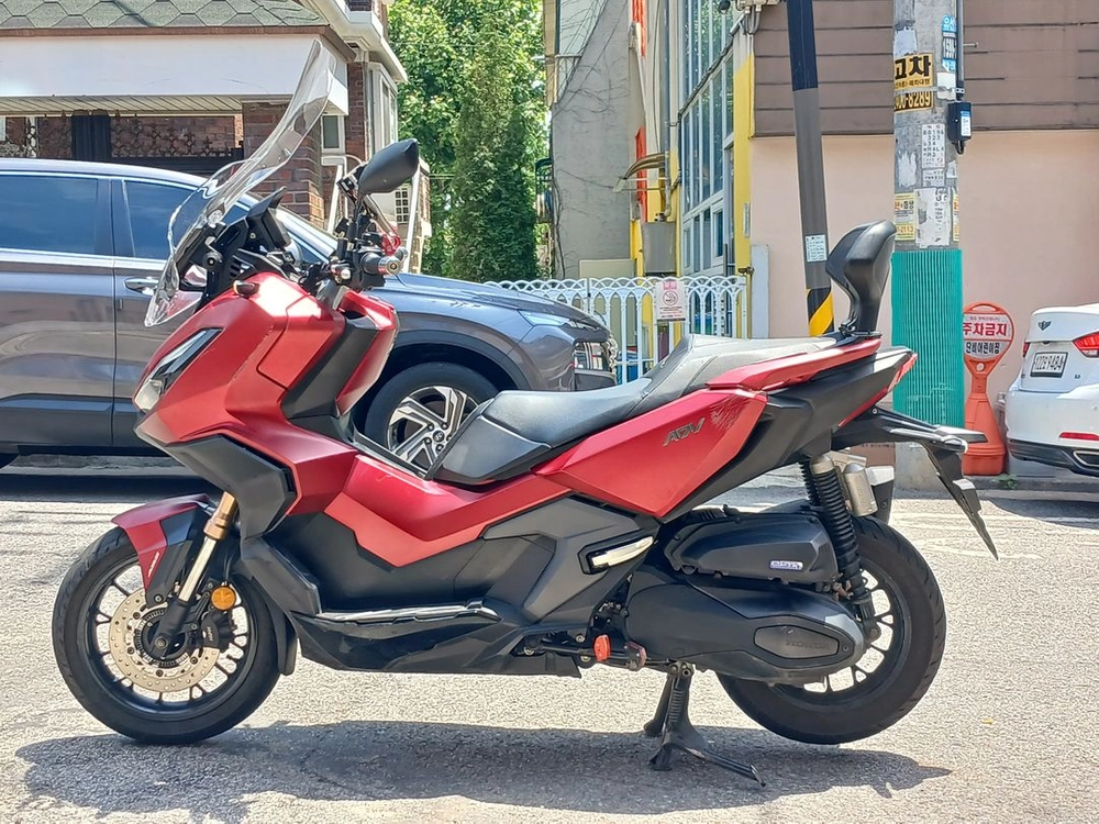 23년식 # ADV350cc # 무광레드 # 컨디션굿 저렴하게 판매합니다 이미지