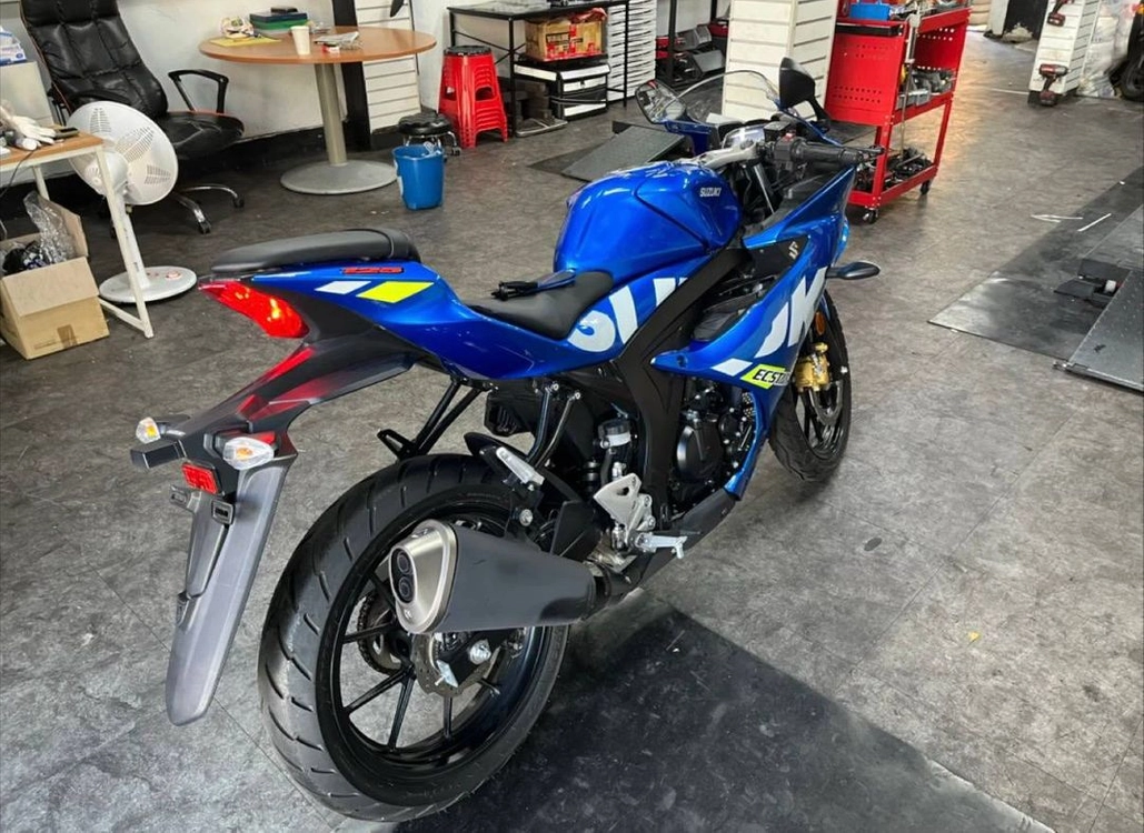 스즈키 gsx-r 125 23년식 8@@@ 개인 급처 이미지