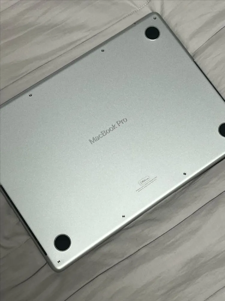 맥북 프로 m4 14인치 16GB 1테라 실버 팝니다 이미지