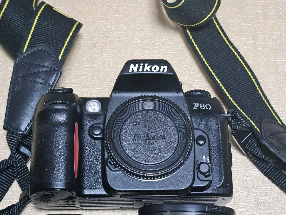 니콘 F80 필름카메라 본체와 28-80mm, 70-300mm 렌즈 세트(게시글 필독) 이미지