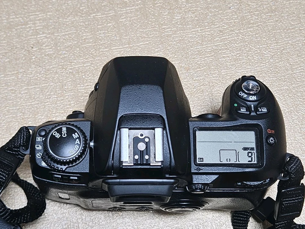 니콘 F80 필름카메라 본체와 28-80mm, 70-300mm 렌즈 세트(게시글 필독) 이미지