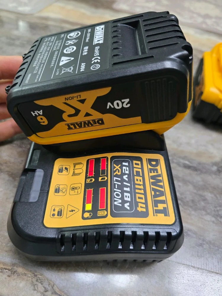 디월트 12v~20v충전기(새상품) 이미지