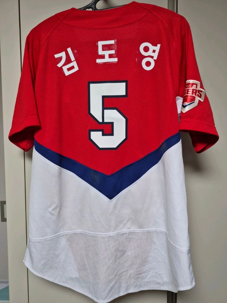 기아타이거즈 유니폼 105사이즈 김도영 선수 마킹 판매합니다 이미지