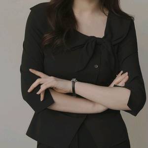 새상품) 리리앤코 프리엔즈 7부 리본 스트랩 블라우스 블랙 이미지