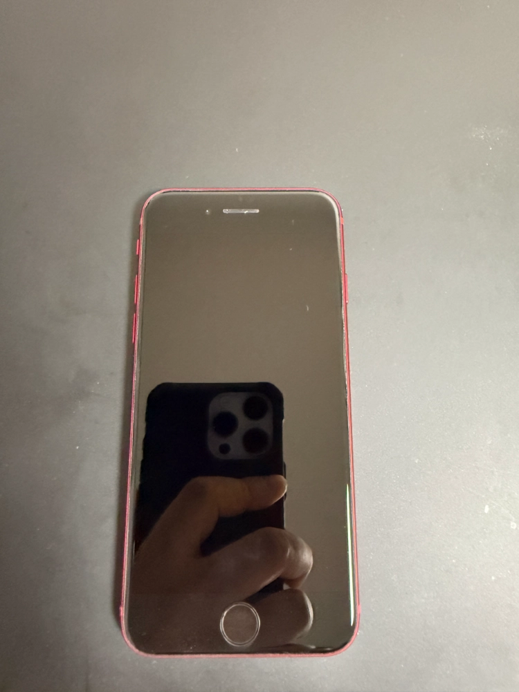 아이폰 SE3 128기가 레드 색상 이미지