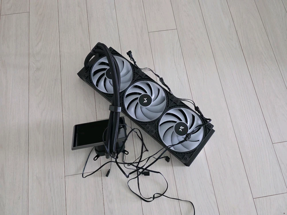 3열 수냉쿨러 DEEPCOOL LT360 VISION ARGB 이미지