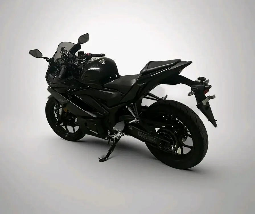 R3 2023년식 1만대 신차급 컨디션 이미지