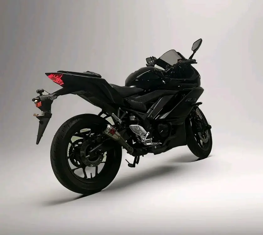 R3 2023년식 1만대 신차급 컨디션 이미지