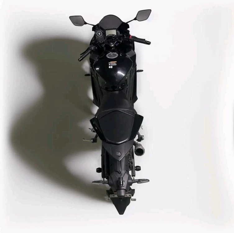 R3 2023년식 1만대 신차급 컨디션 이미지