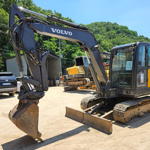 중고 02굴삭기 EC55C 농장용적극추천 코끼리집게장착 이미지