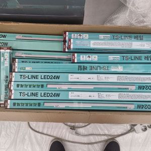 예도전기조명 TS-LINE LED 레일등 주광색 일괄 팝니다 이미지