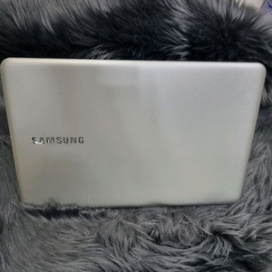 삼성 노트북 i7-8565U MX150 8GB RAM 256GB SSD 이미지