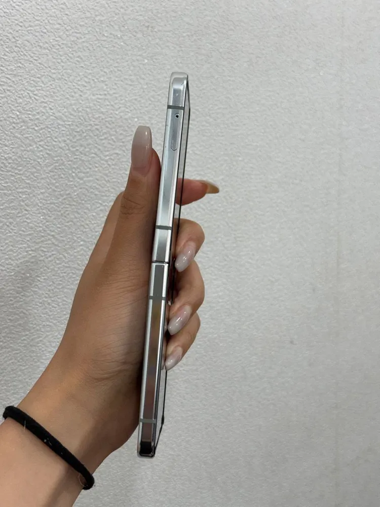 갤럭시Z플립5 민트 256GB Y1945 이미지