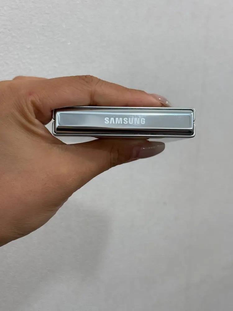 갤럭시Z플립5 민트 256GB Y1945 이미지