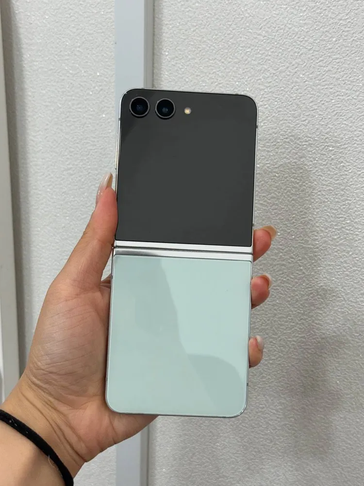 갤럭시Z플립5 민트 256GB Y1945 이미지