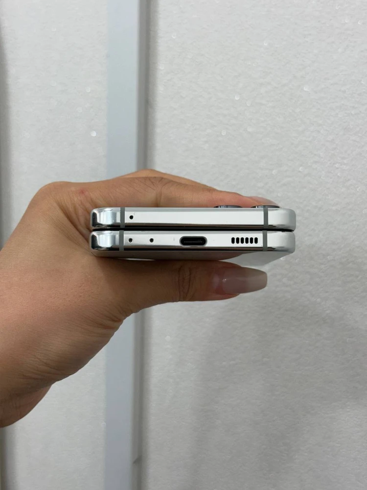 갤럭시Z플립5 민트 256GB Y1945 이미지