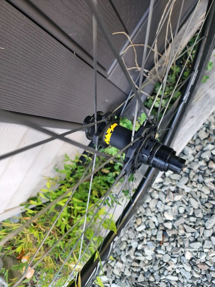 엘리트 드라이브50 디스크브레이크 카본휠셋 판매합니다. 이미지
