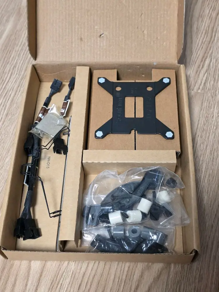 녹투아 NOCTUA NH-D15 chromax black CPU 쿨러 판매합니다. 이미지