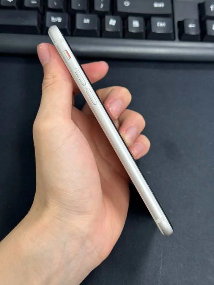 아이폰 SE3 128 이미지