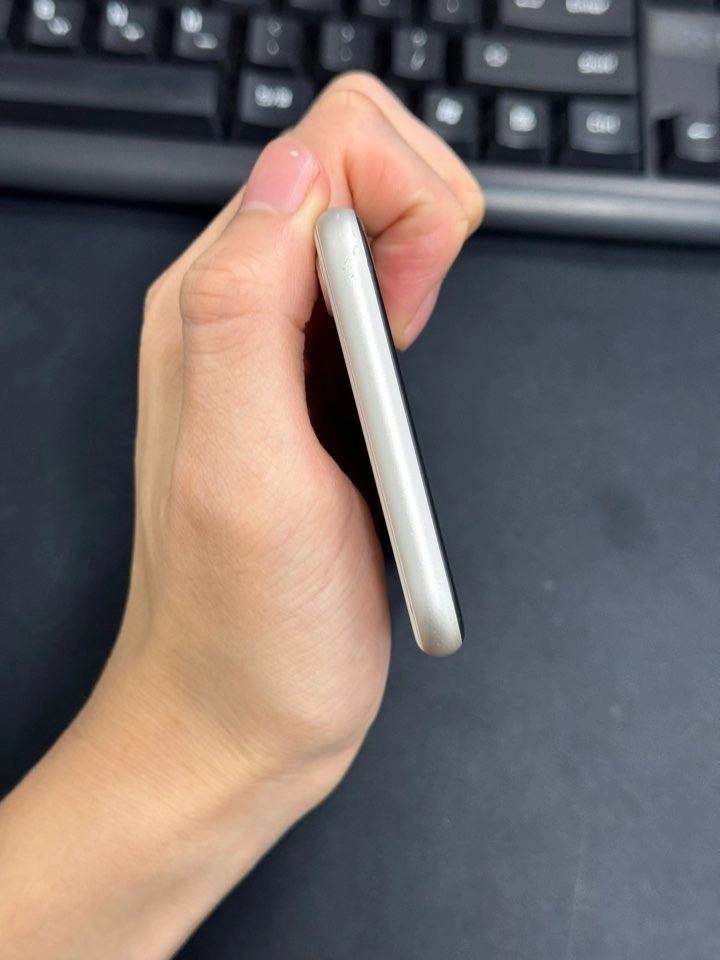 아이폰 SE3 128 이미지