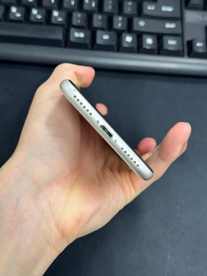 아이폰 SE3 128 이미지